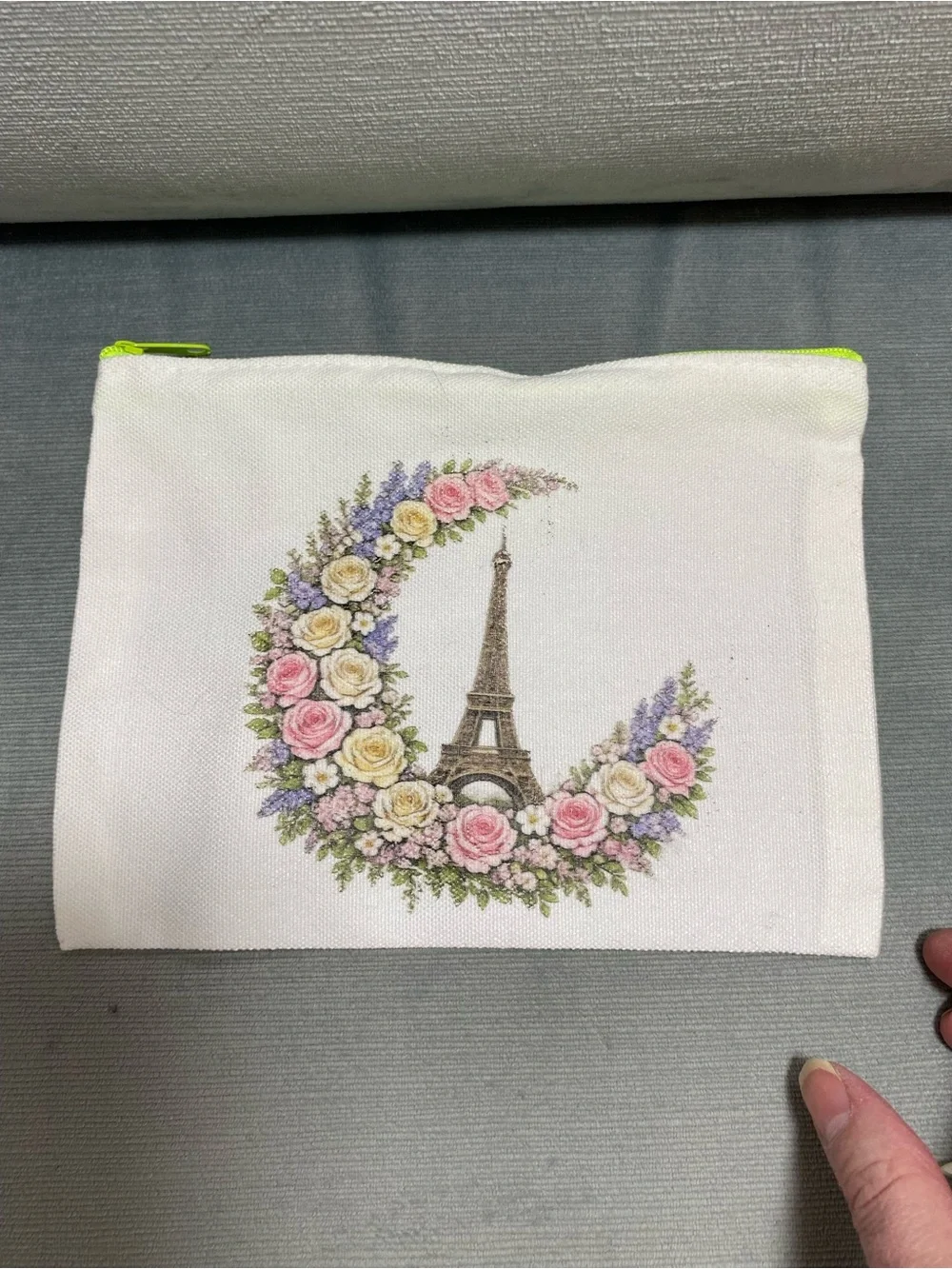 Laura Geller Makeup Set NWT in White Floral Eiffel Cosmetic Zippered Pouch